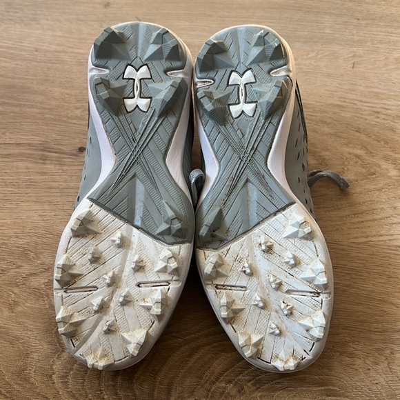 Under Armour Cleats - Gray and White - Little Boy size 13 - Picture 6 of 6